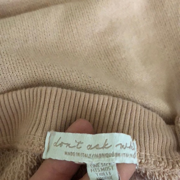 Donโt Ask Why ๐ท Pink open back sweater - Picture 3 of 4